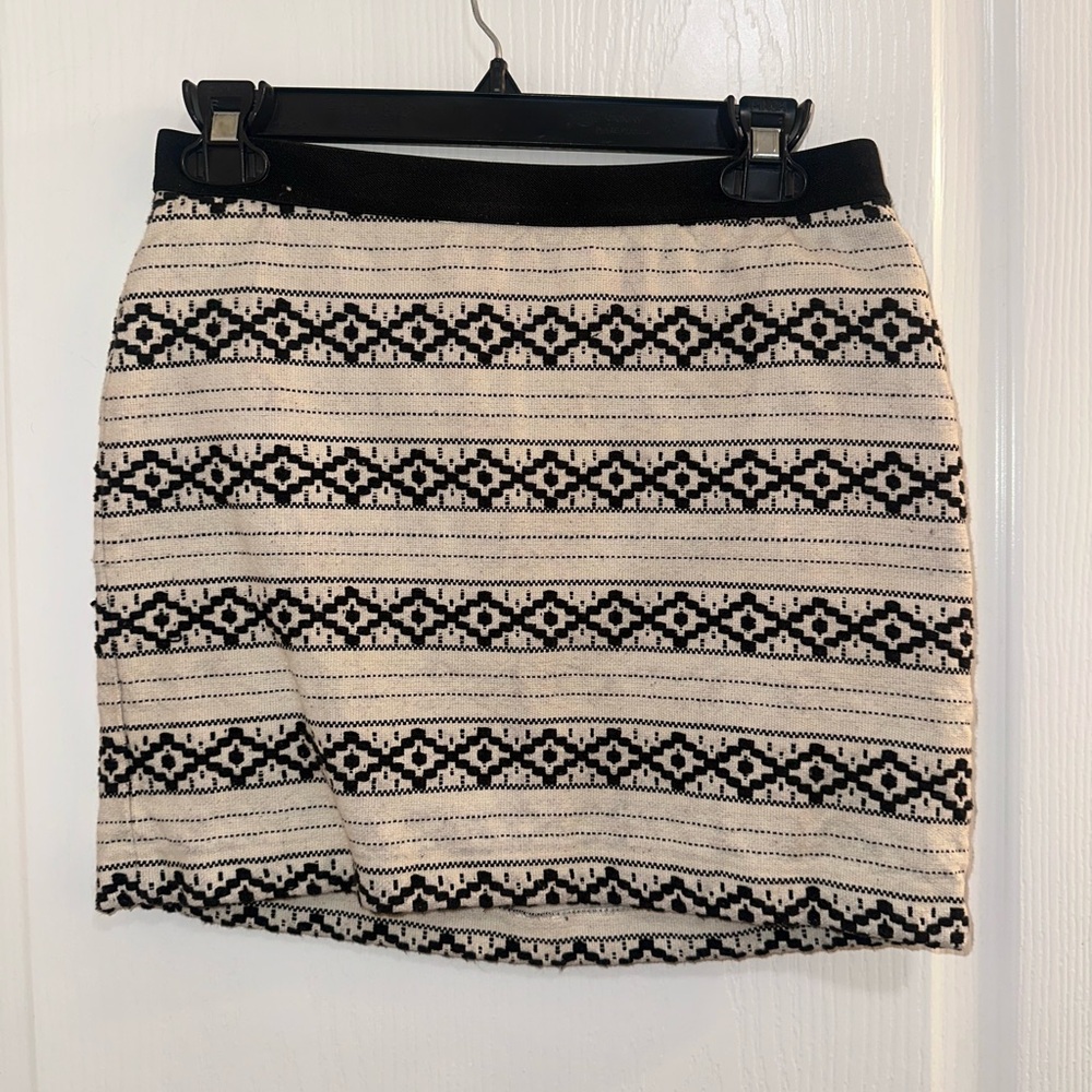 Black and White Patterned Women's Skirt